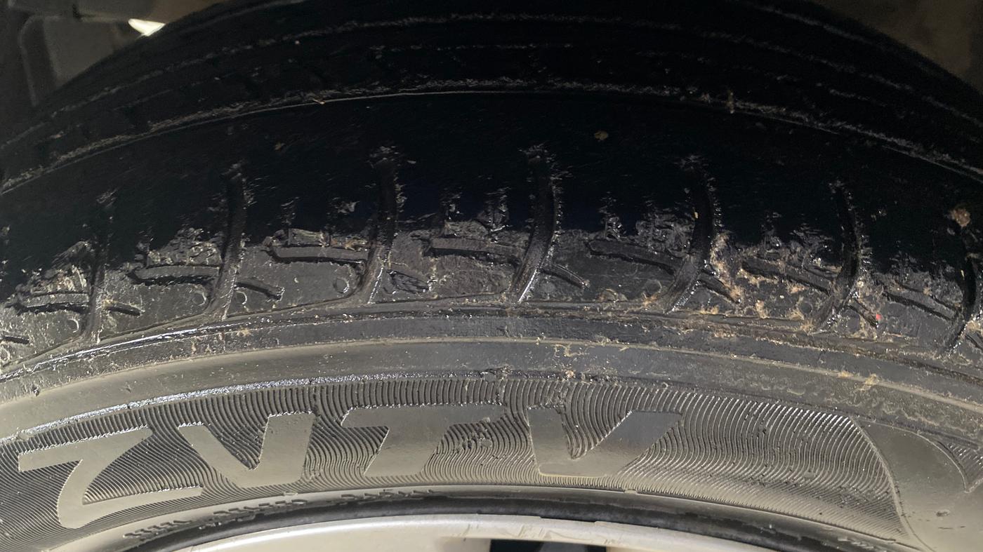 2017 Maruti Baleno DELTA CVT PETROL 1.2, Petrol, Automatic, 40,279 km, Left Front Tyre Tread