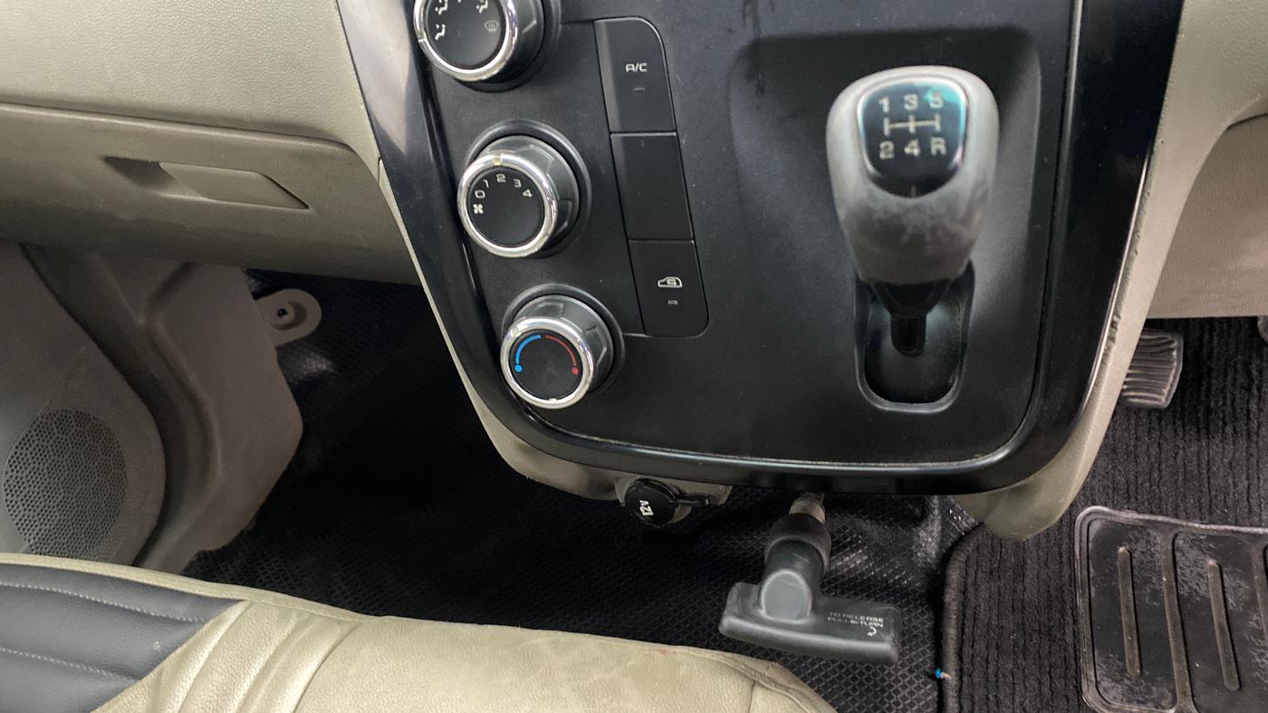 2017 Mahindra Kuv100 K2 PLUS D 6 STR, Diesel, Manual, 86,232 km, Gear Lever