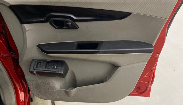 2017 Mahindra Kuv100 K2 PLUS D 6 STR, Diesel, Manual, 86,232 km, Driver Side Door Panels Control