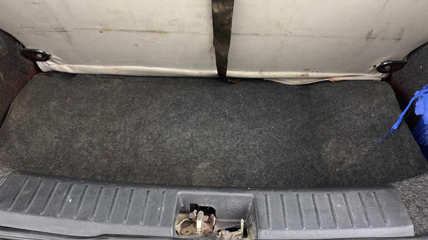 2017 Mahindra Kuv100 K2 PLUS D 6 STR, Diesel, Manual, 86,232 km, Boot Inside