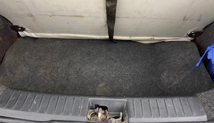 2017 Mahindra Kuv100 K2 PLUS D 6 STR, Diesel, Manual, 86,232 km, Boot Inside