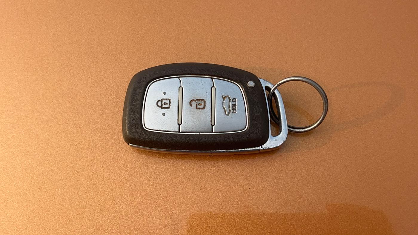2015 Hyundai Grand i10 ASTA AT 1.2 KAPPA VTVT, Petrol, Automatic, 87,358 km, Key Close Up