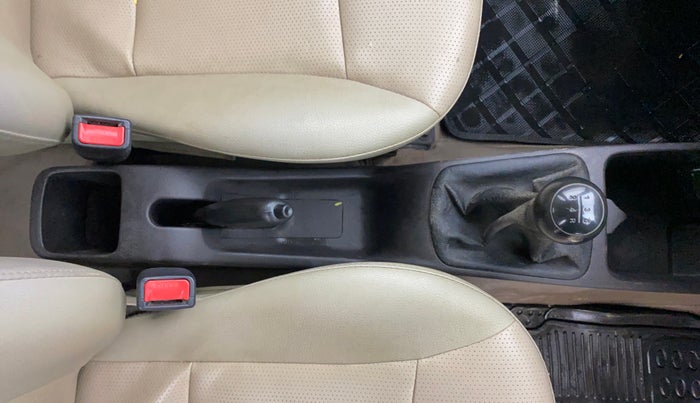 2017 Hyundai Eon ERA +, Petrol, Manual, 39,841 km, Gear Lever