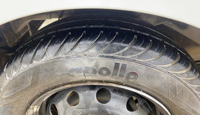 2017 Hyundai Eon ERA +, Petrol, Manual, 39,841 km, Right Rear Tyre Tread