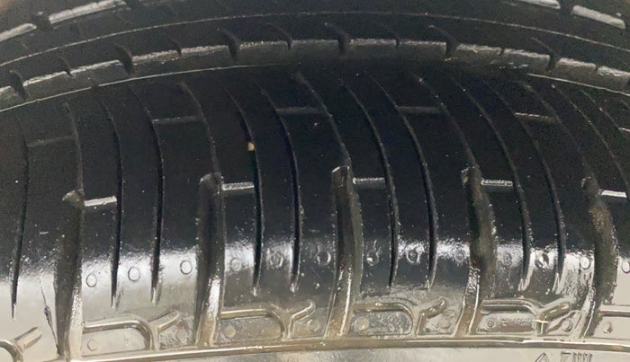 2014 Hyundai i20 ASTA 1.2, Petrol, Manual, 44,108 km, Left Front Tyre Tread