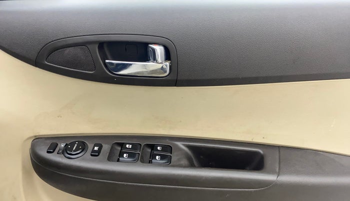 2014 Hyundai i20 ASTA 1.2, Petrol, Manual, 44,108 km, Driver Side Door Panels Control