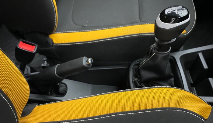 2022 Renault Kwid CLIMBER MT 1.0, Petrol, Manual, 6,678 km, Gear Lever