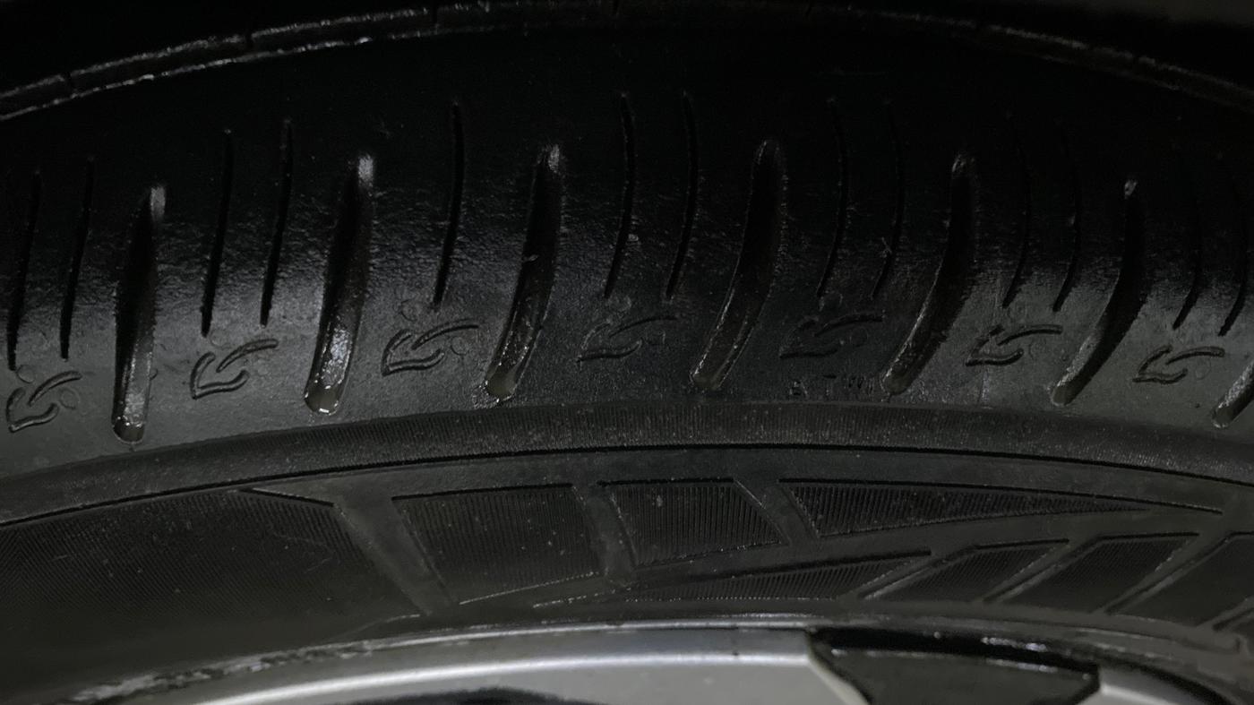 2024 KIA SONET HTK PLUS 1.2 PETROL MT, Petrol, Manual, 33,709 km, Right Front Tyre Tread