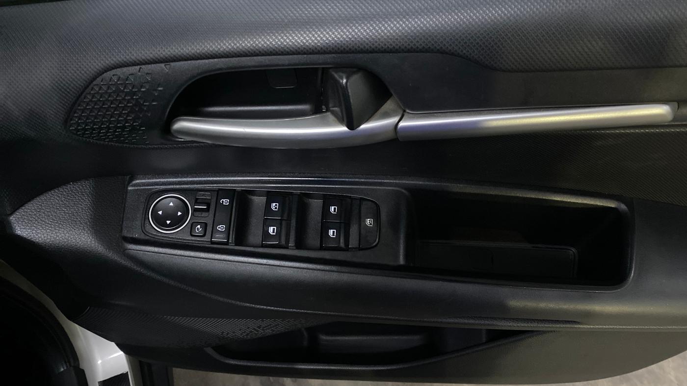 2024 KIA SONET HTK PLUS 1.2 PETROL MT, Petrol, Manual, 33,709 km, Driver Side Door Panels Control