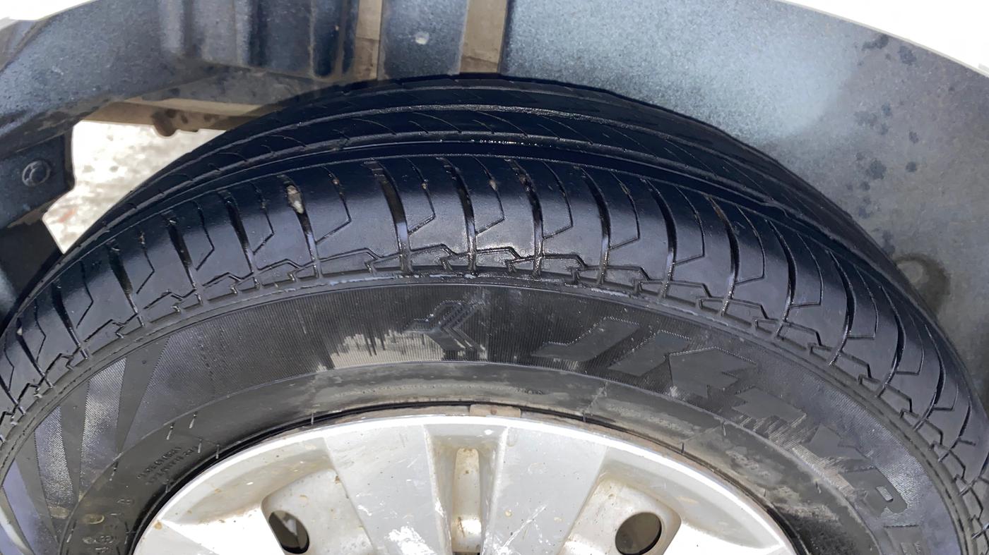 2021 Maruti Swift Dzire TOUR S-CNG, CNG, Manual, 1,36,436 km, Right Rear Tyre Tread