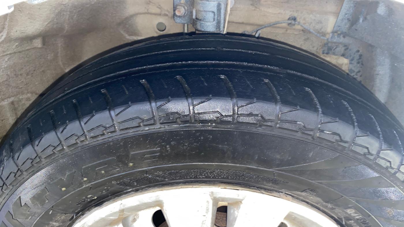 2021 Maruti Swift Dzire TOUR S-CNG, CNG, Manual, 1,36,436 km, Right Front Tyre Tread