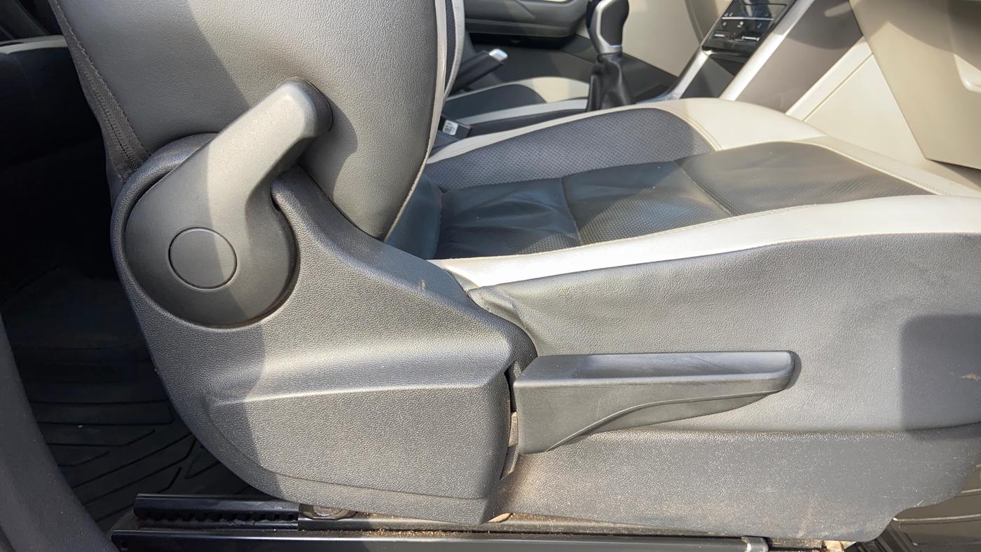 2021 Volkswagen TAIGUN TOPLINE 1.0 TSI MT, Petrol, Manual, 1,02,490 km, Driver Side Adjustment Panel