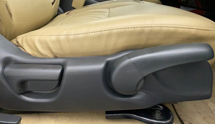 2016 Honda City SV MT PETROL, Petrol, Manual, 35,406 km, Driver Side Adjustment Panel