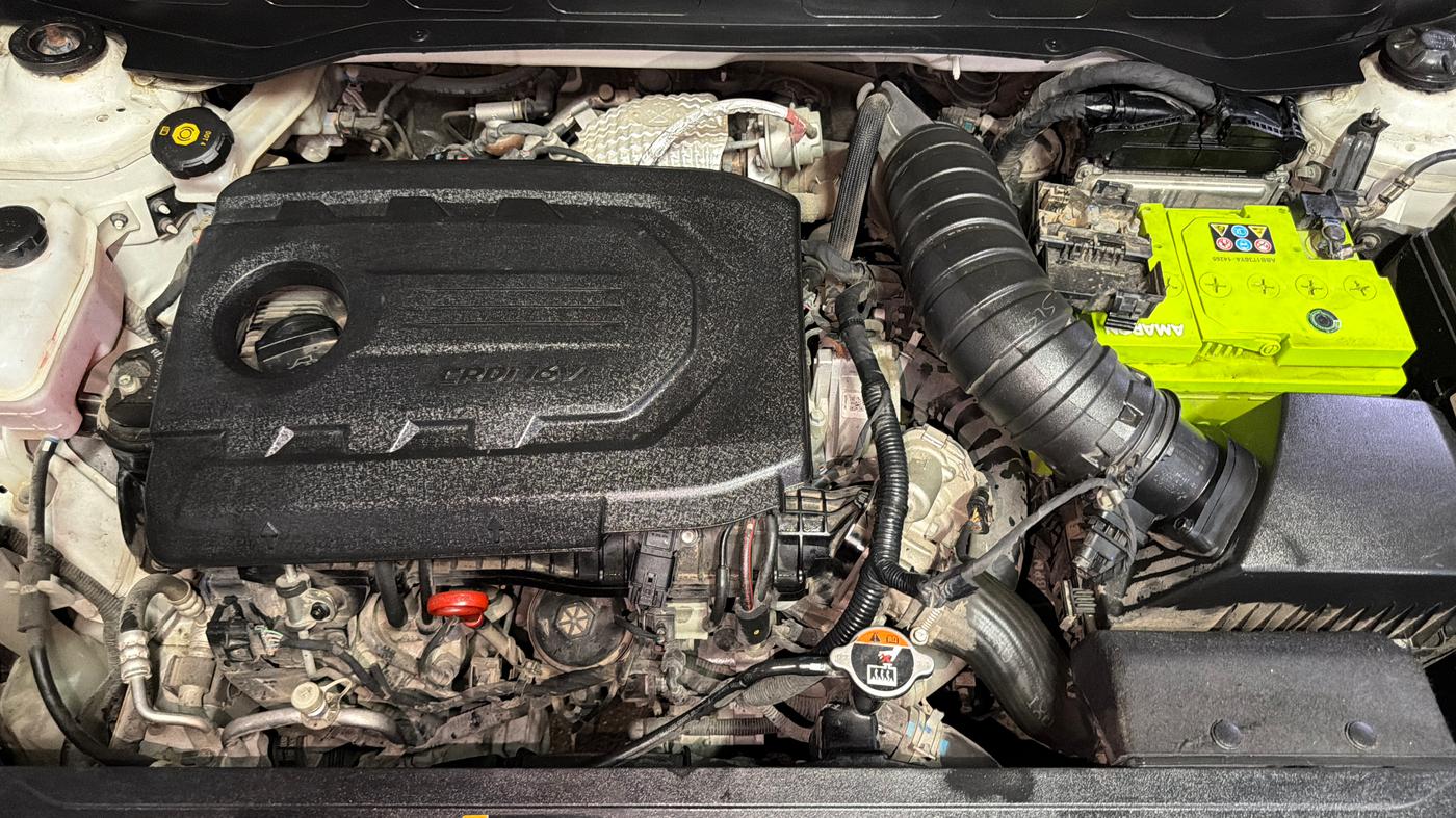 2022 Hyundai VENUE SX 1.5 CRDI, Diesel, Manual, 61,817 km, Engine View