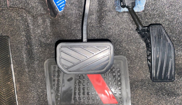 2019 Maruti Swift VXI AMT, Petrol, Automatic, 36,267 km, Pedals