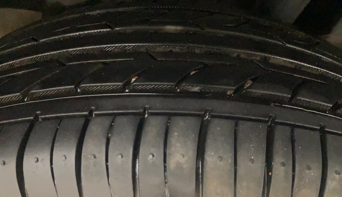 2019 Maruti Swift VXI AMT, Petrol, Automatic, 36,267 km, Left Rear Tyre Tread