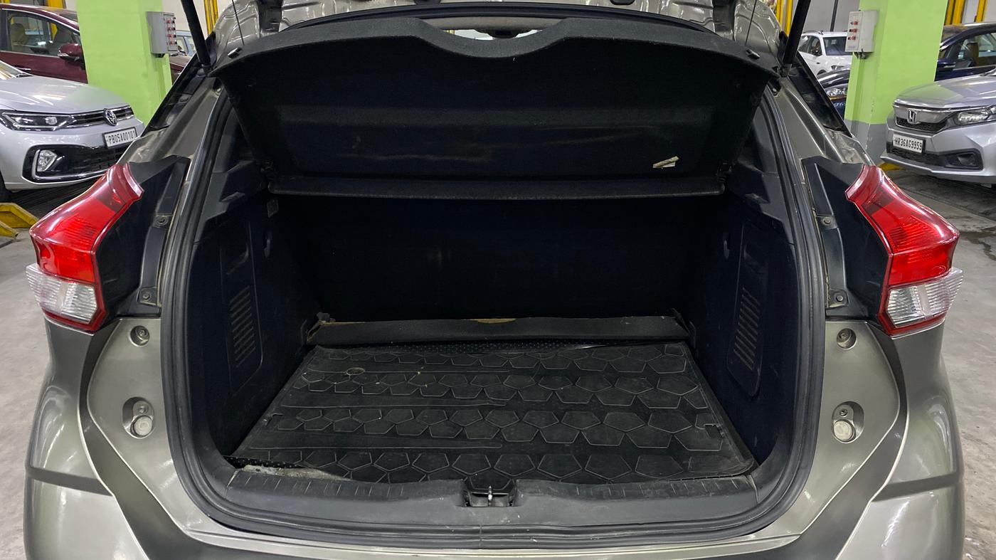 2019 Nissan Kicks XV PREMIUM (O) DIESEL, Diesel, Manual, 99,922 km, Boot Inside