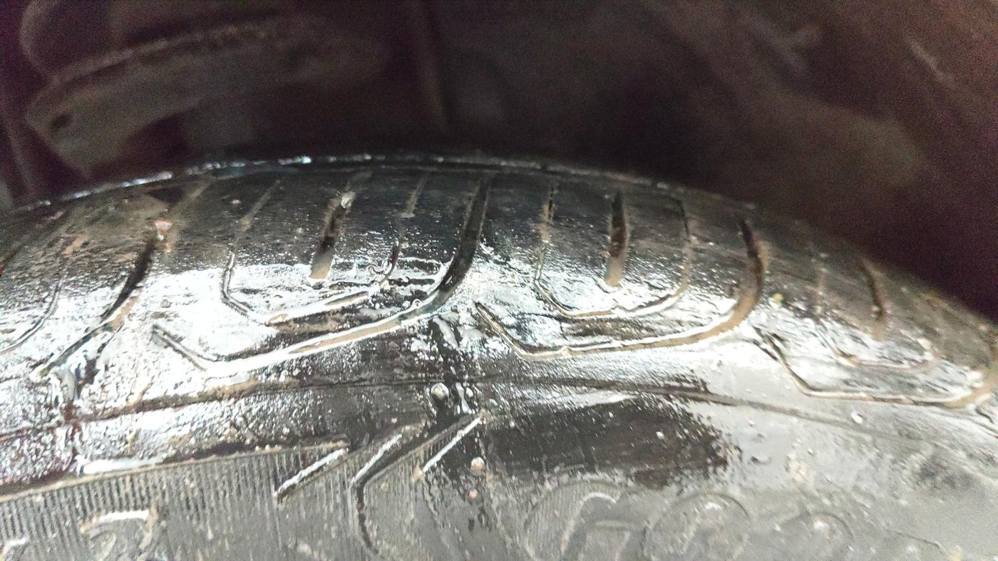 2018 Tata TIGOR XTA PETROL, CNG, Automatic, 52,808 km, Left Front Tyre Tread