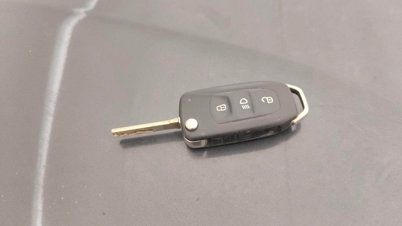 2019 Tata NEXON XM PETROL, Petrol, Manual, 66,451 km, Key Close Up