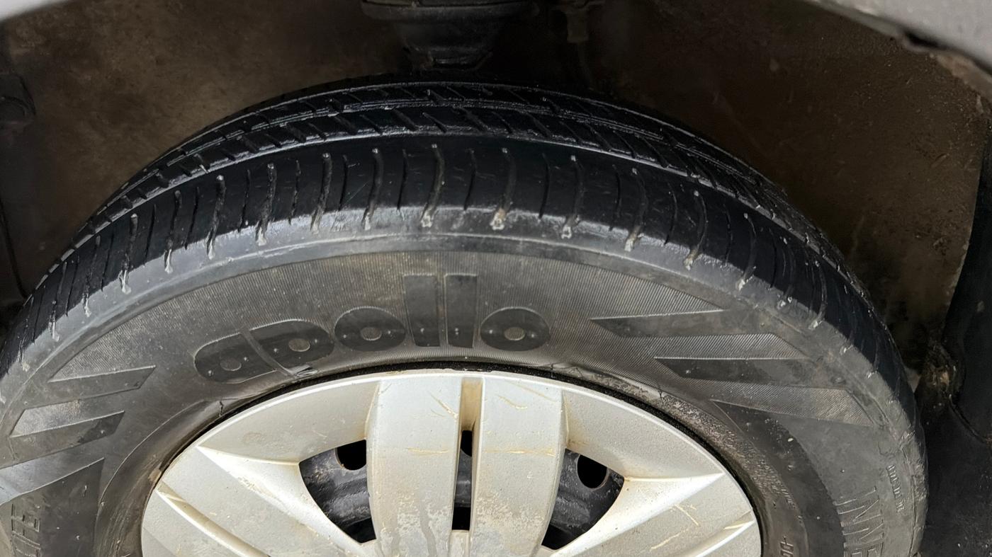 2016 Maruti Alto 800 LXI, Petrol, Manual, 41,024 km, Left Front Tyre Tread