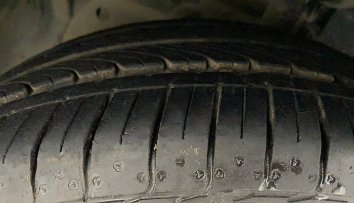 2021 Ford FREESTYLE TITANIUM 1.2 PETROL, Petrol, Manual, 30,714 km, Left Front Tyre Tread