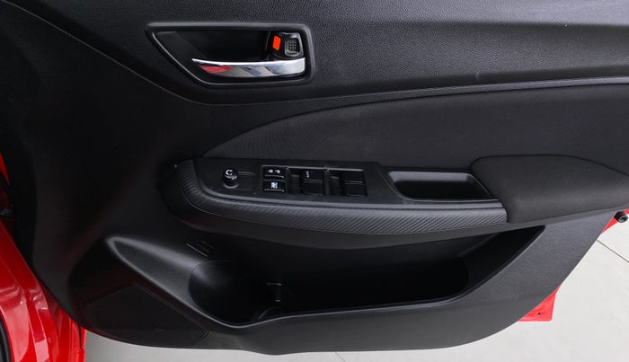 2022 Maruti Swift VXI D, Petrol, Manual, 1,457 km, Driver Side Door Panels Control