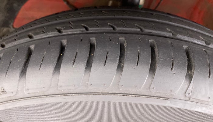 2022 Maruti Swift VXI D, Petrol, Manual, 1,457 km, Left Front Tyre Tread