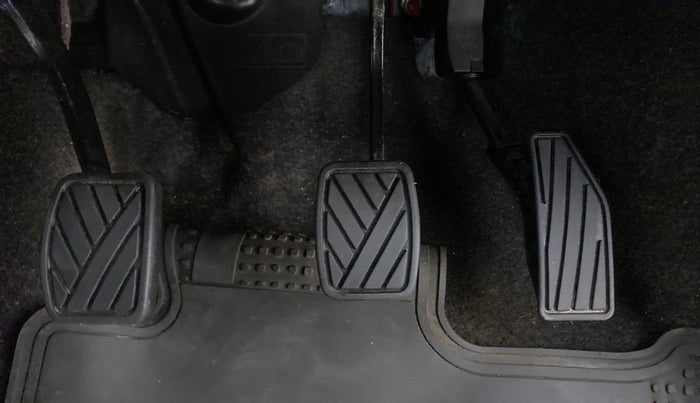2022 Maruti Swift VXI D, Petrol, Manual, 1,457 km, Pedals