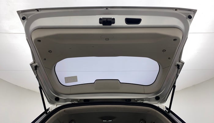 2020 Mahindra XUV300 W4 1.5 DIESEL, Diesel, Manual, 45,431 km, Boot Door Open