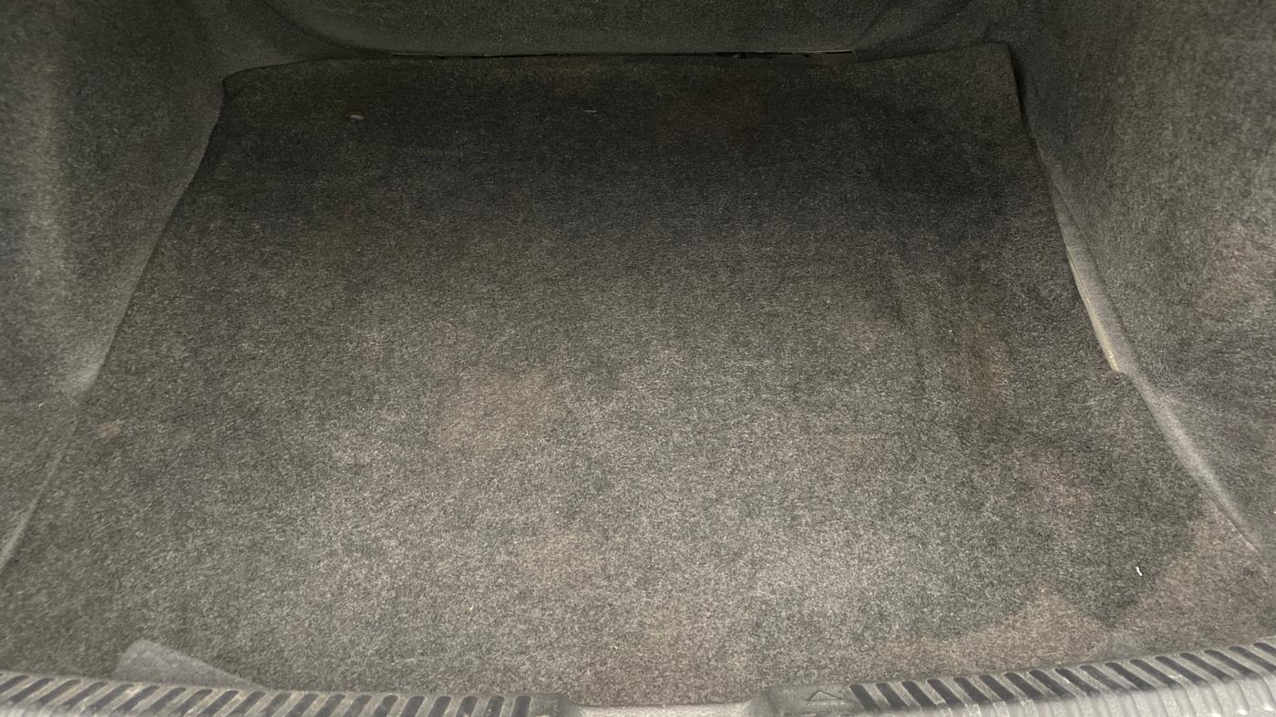 2014 Volkswagen Vento HIGHLINE PETROL AT, Petrol, Automatic, 93,694 km, Boot Inside