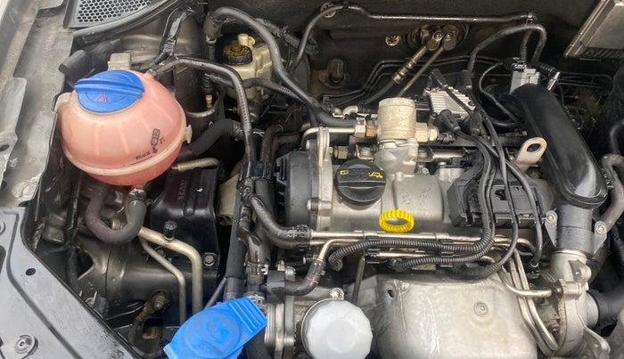 2014 Volkswagen Vento HIGHLINE PETROL AT, Petrol, Automatic, 92,209 km, Engine View - Right