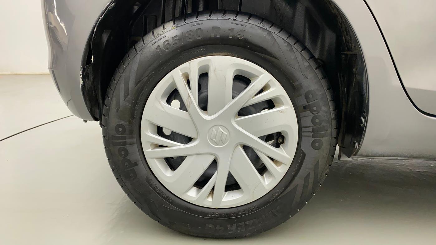 2015 Maruti Swift VXI, Petrol, Manual, 75,314 km, Right Rear Wheel