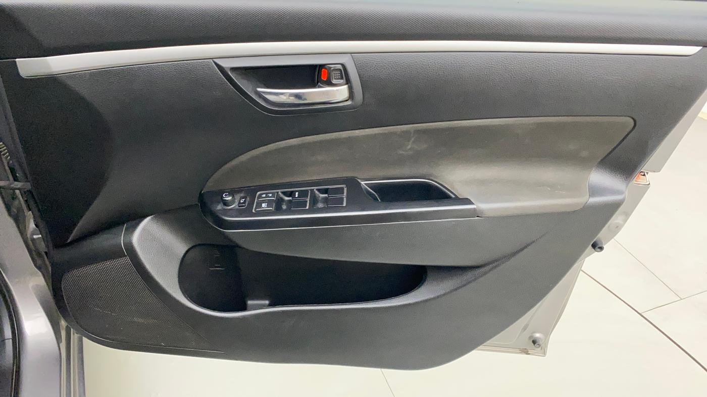 2015 Maruti Swift VXI, Petrol, Manual, 75,314 km, Driver Side Door Panels Control
