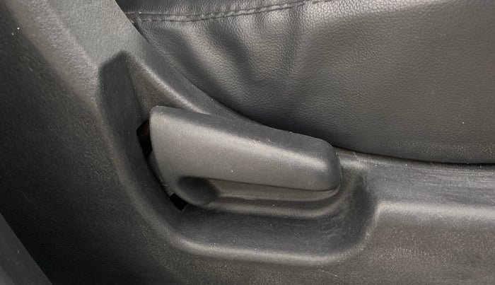 2013 Maruti Wagon R 1.0 VXI, Petrol, Manual, 1,07,300 km, Driver Side Adjustment Panel