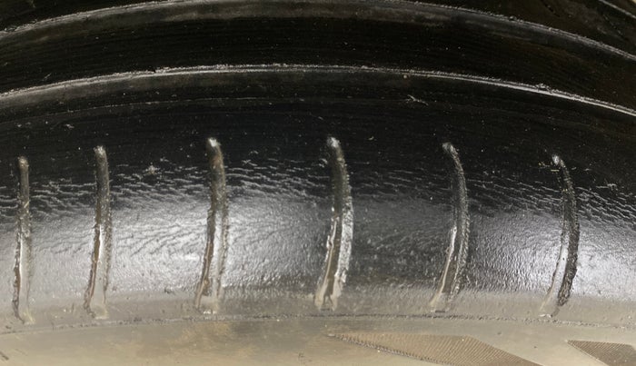 2013 Maruti Wagon R 1.0 VXI, Petrol, Manual, 1,07,300 km, Right Rear Tyre Tread