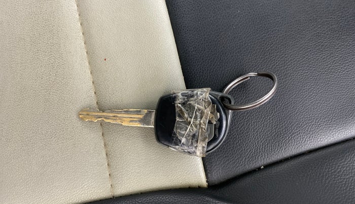 2013 Maruti Wagon R 1.0 VXI, Petrol, Manual, 1,07,300 km, Key Close Up