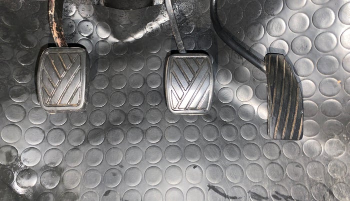 2013 Maruti Wagon R 1.0 VXI, Petrol, Manual, 1,07,300 km, Pedals