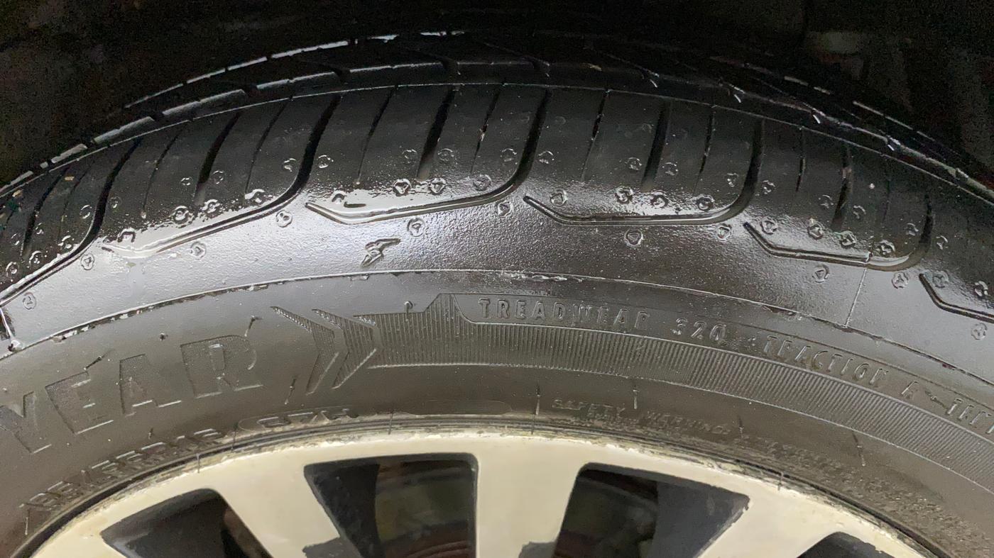 2018 Maruti Ciaz ALPHA  AT 1.4  PETROL, Petrol, Automatic, 45,825 km, Right Front Tyre Tread