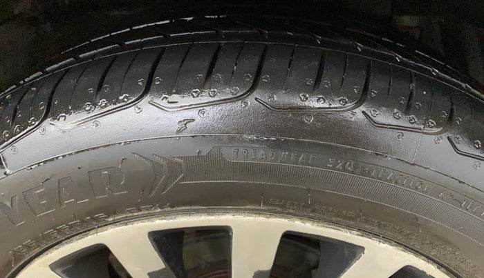 2018 Maruti Ciaz ALPHA  AT 1.4  PETROL, Petrol, Automatic, 45,847 km, Right Front Tyre Tread