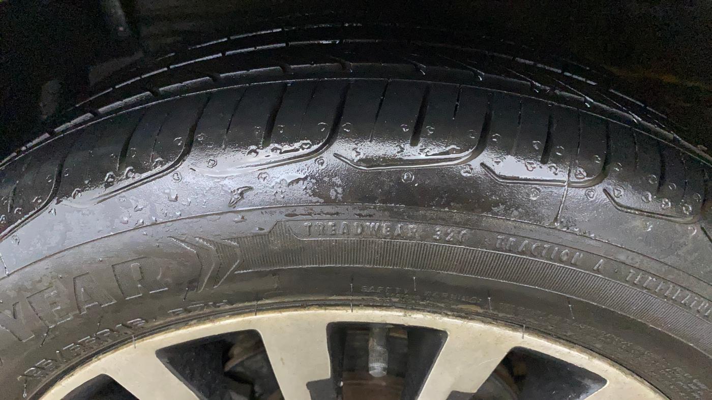 2018 Maruti Ciaz ALPHA  AT 1.4  PETROL, Petrol, Automatic, 45,825 km, Left Front Tyre Tread