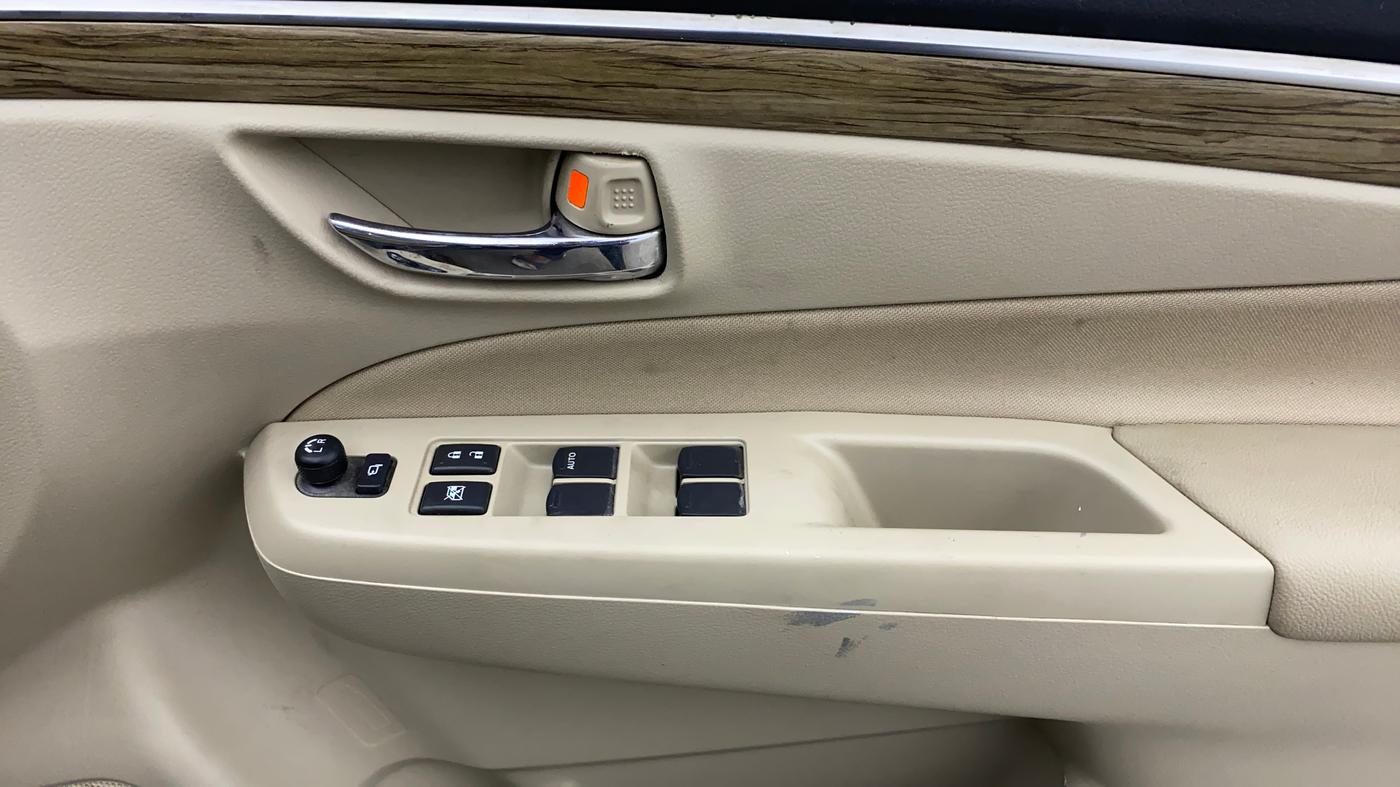 2018 Maruti Ciaz ALPHA  AT 1.4  PETROL, Petrol, Automatic, 45,825 km, Driver Side Door Panels Control