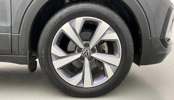2021 Volkswagen TAIGUN TOPLINE 1.0 TSI MT, Petrol, Manual, 5,745 km, Right Front Wheel