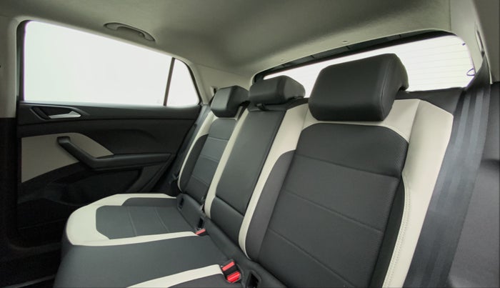 2021 Volkswagen TAIGUN TOPLINE 1.0 TSI MT, Petrol, Manual, 5,745 km, Right Side Rear Door Cabin