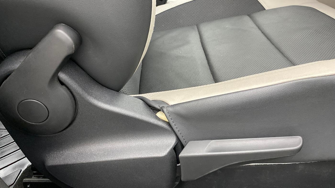 2021 Volkswagen TAIGUN TOPLINE 1.0 TSI MT, Petrol, Manual, 5,745 km, Driver Side Adjustment Panel