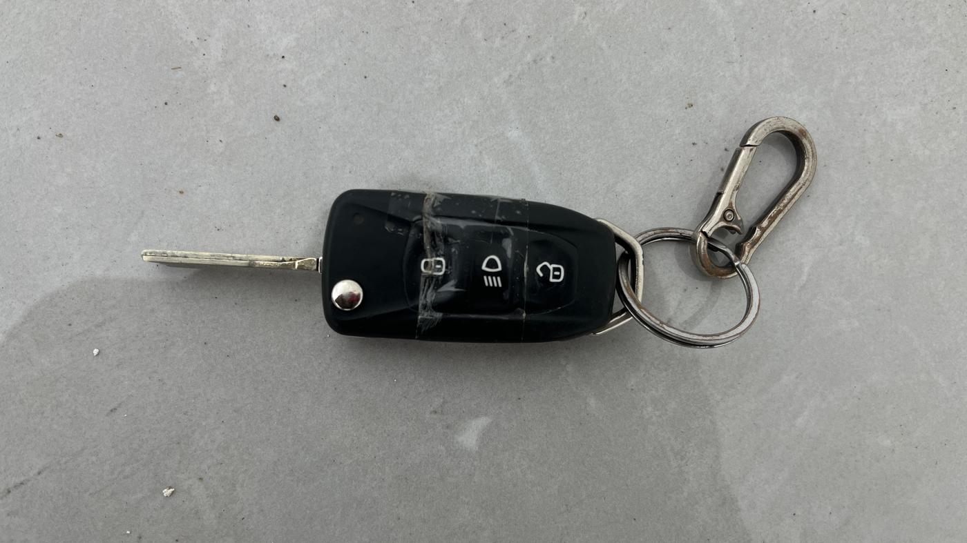 2020 Tata Tiago XZ PETROL, Petrol, Manual, 1,07,563 km, Key Close Up