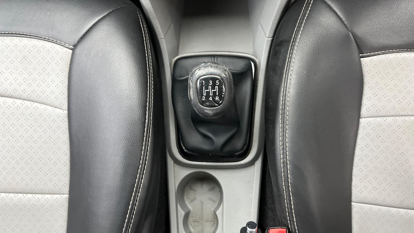 2020 Tata Tiago XZ PETROL, Petrol, Manual, 1,07,563 km, Gear Lever