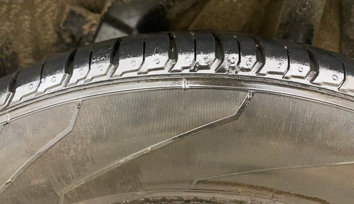 2024 Hyundai VENUE SX(O) 1.0 Turbo DCT Knight Edition, Petrol, Automatic, 15,504 km, Left Rear Tyre Tread