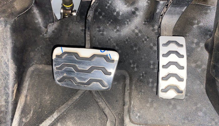 2024 Hyundai VENUE SX(O) 1.0 Turbo DCT Knight Edition, Petrol, Automatic, 15,504 km, Pedals