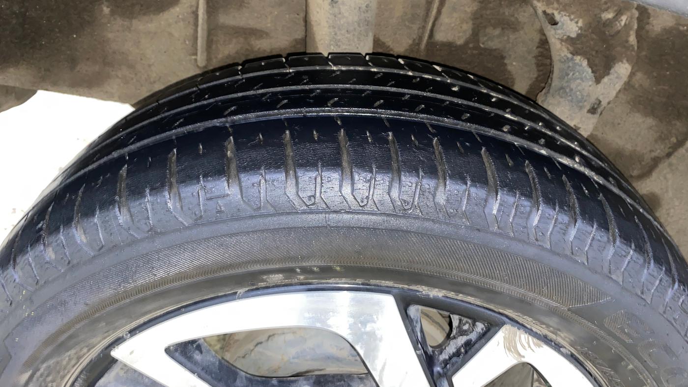 2021 Nissan MAGNITE XV PREMIUM TURBO (O) CVT DUAL TONE, Petrol, Automatic, 51,217 km, Right Rear Tyre Tread