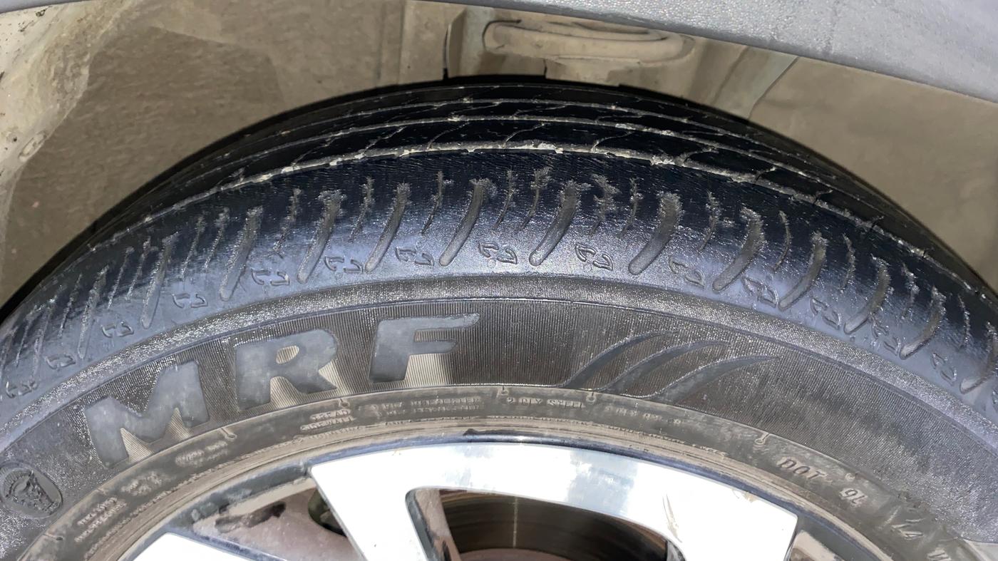 2021 Nissan MAGNITE XV PREMIUM TURBO (O) CVT DUAL TONE, Petrol, Automatic, 51,217 km, Right Front Tyre Tread